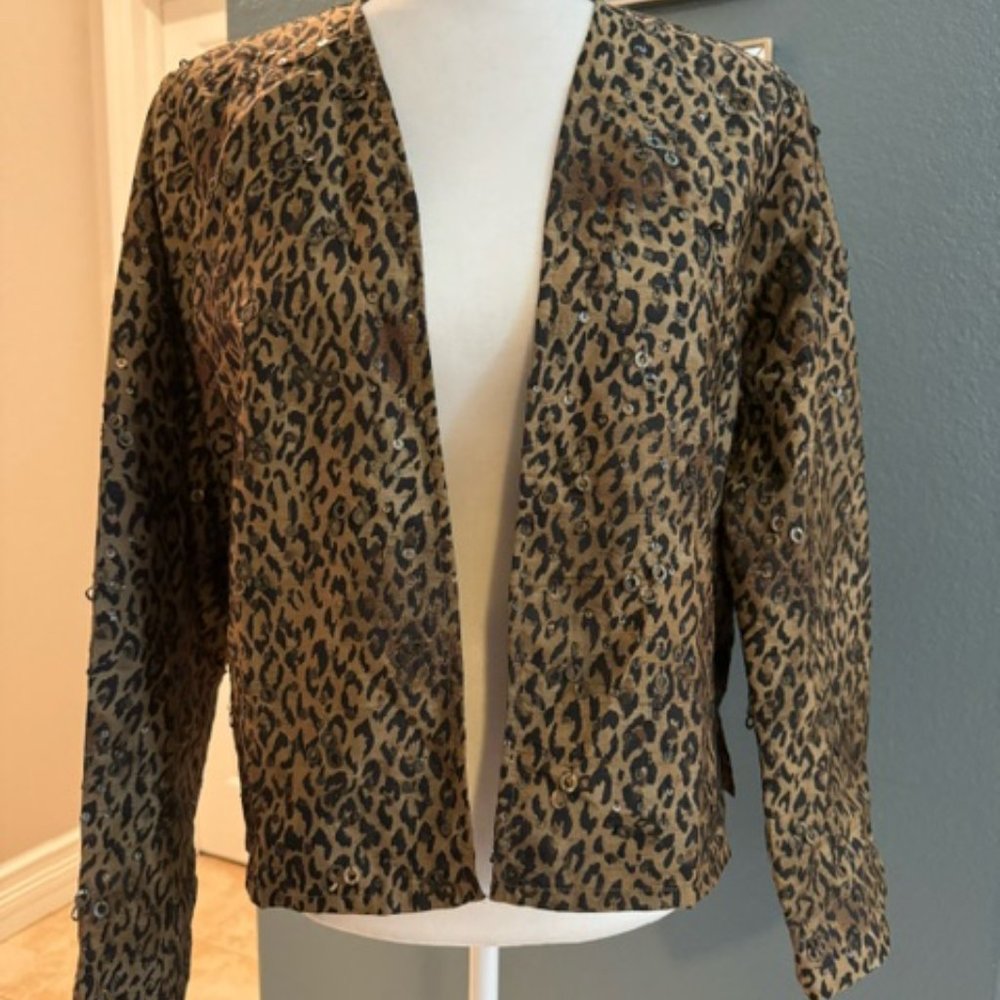 Chico's Sz 1 Women's Lightweight blazer. Animal Print. Silk/polyester